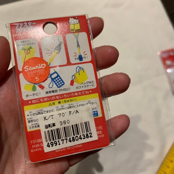 Vintage 2000 Lot of 4 Hello Kitty Charms - Picture 4 of 9